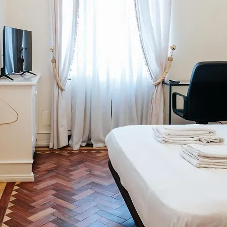 Double Bed Av Da Republic Лиссабон